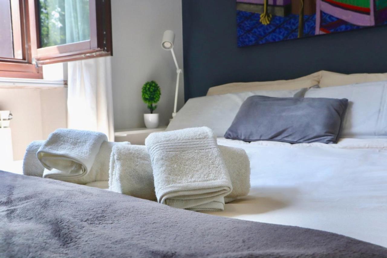 A Due Passi Dal Centro & Parcheggio Gratuito Apartment *